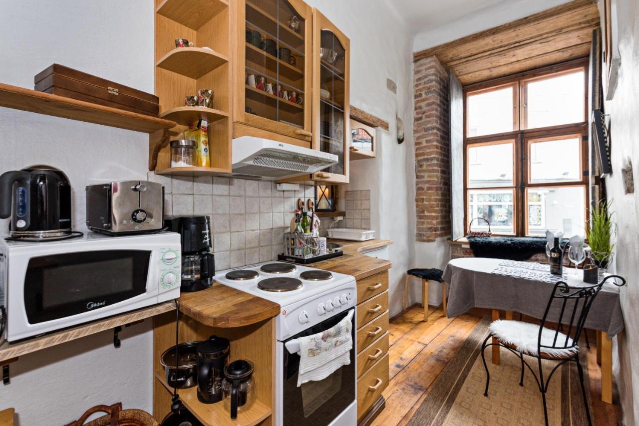 Historical Two-Bedroom Apartment With Sauna, Jacuzzi And Fireplace 塔林 外观 照片