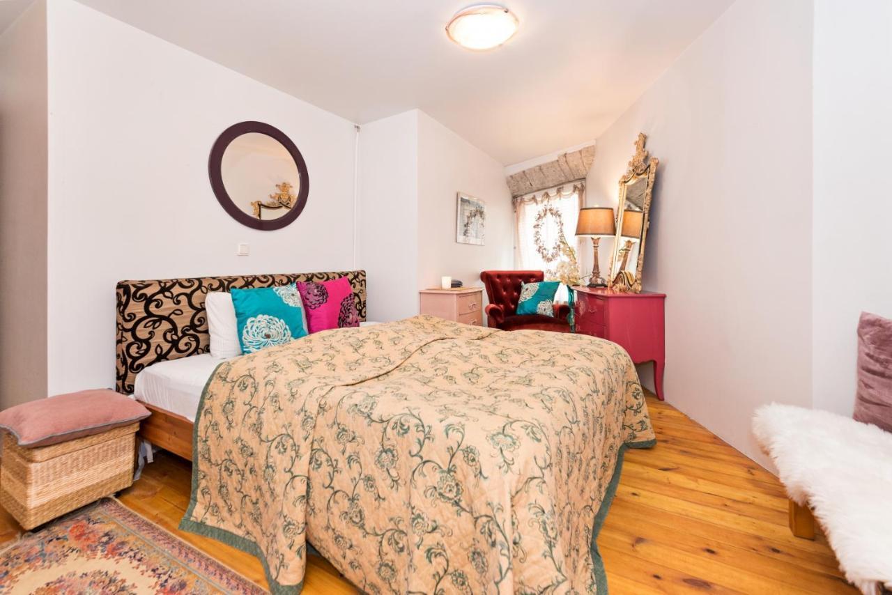 Historical Two-Bedroom Apartment With Sauna, Jacuzzi And Fireplace 塔林 外观 照片
